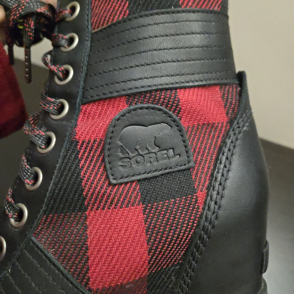 Sorel Lexie Black Red Checkered Buffalo Plaid Lace Up Wedge Ankle Boots